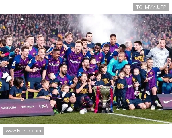 西甲争冠形势愈发紧张，巴萨与皇马关键对决来临