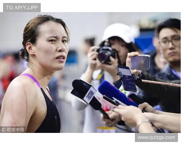 傅园慧训练完吃十人份火锅，教练说她再胖下去泳裤都兜不住了