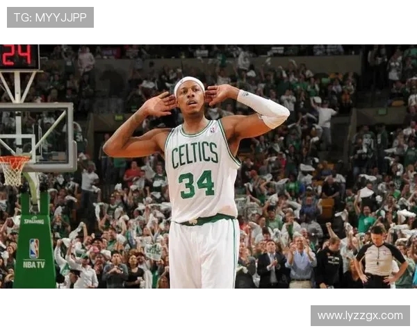 保罗·皮尔斯季后赛关键时刻多次单打制胜带队拉开比分差距