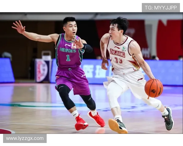 为什么“两次运球”是新人最常见的低级失误之一？